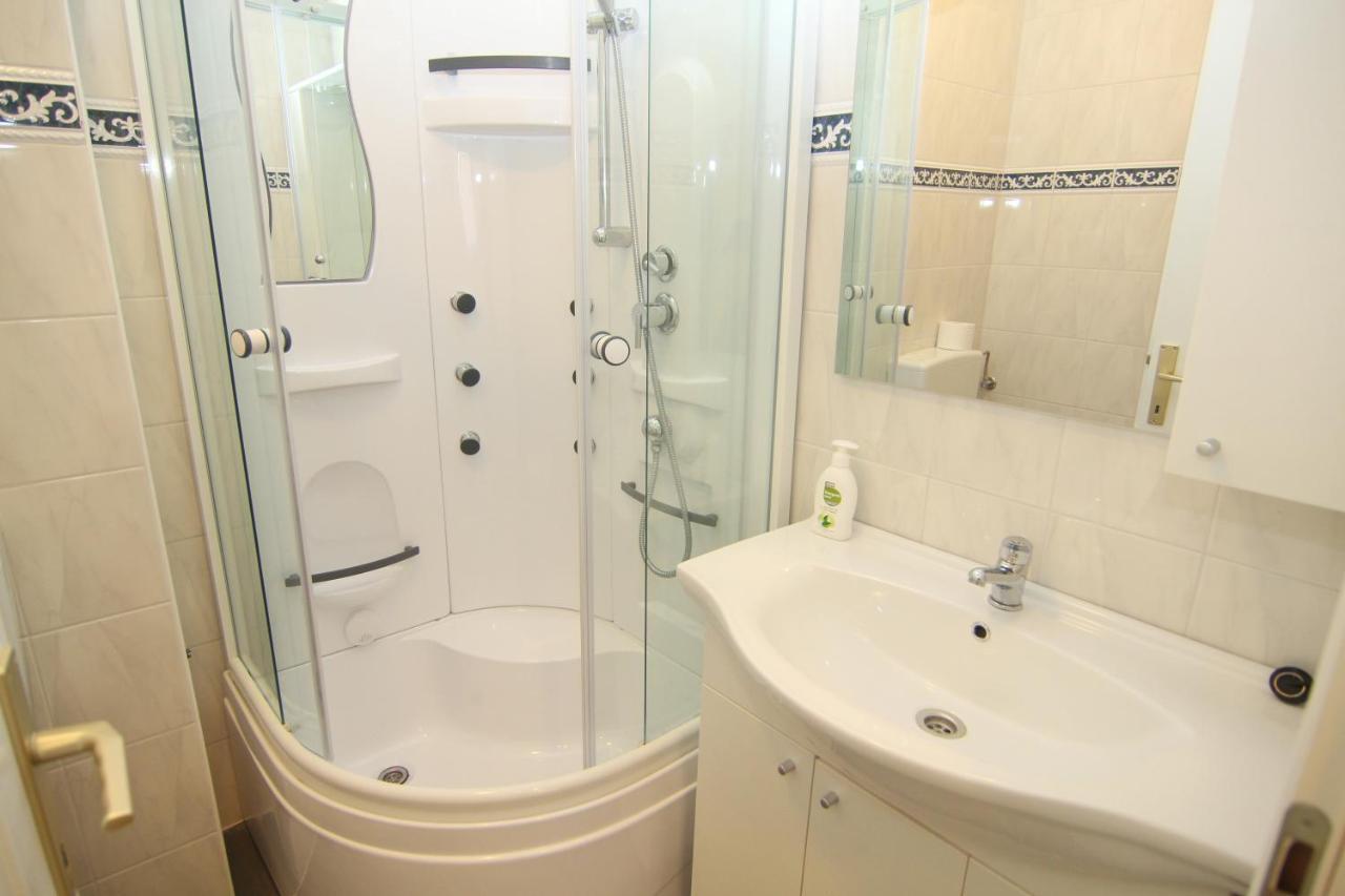 Apartments Ljubic Паг Экстерьер фото