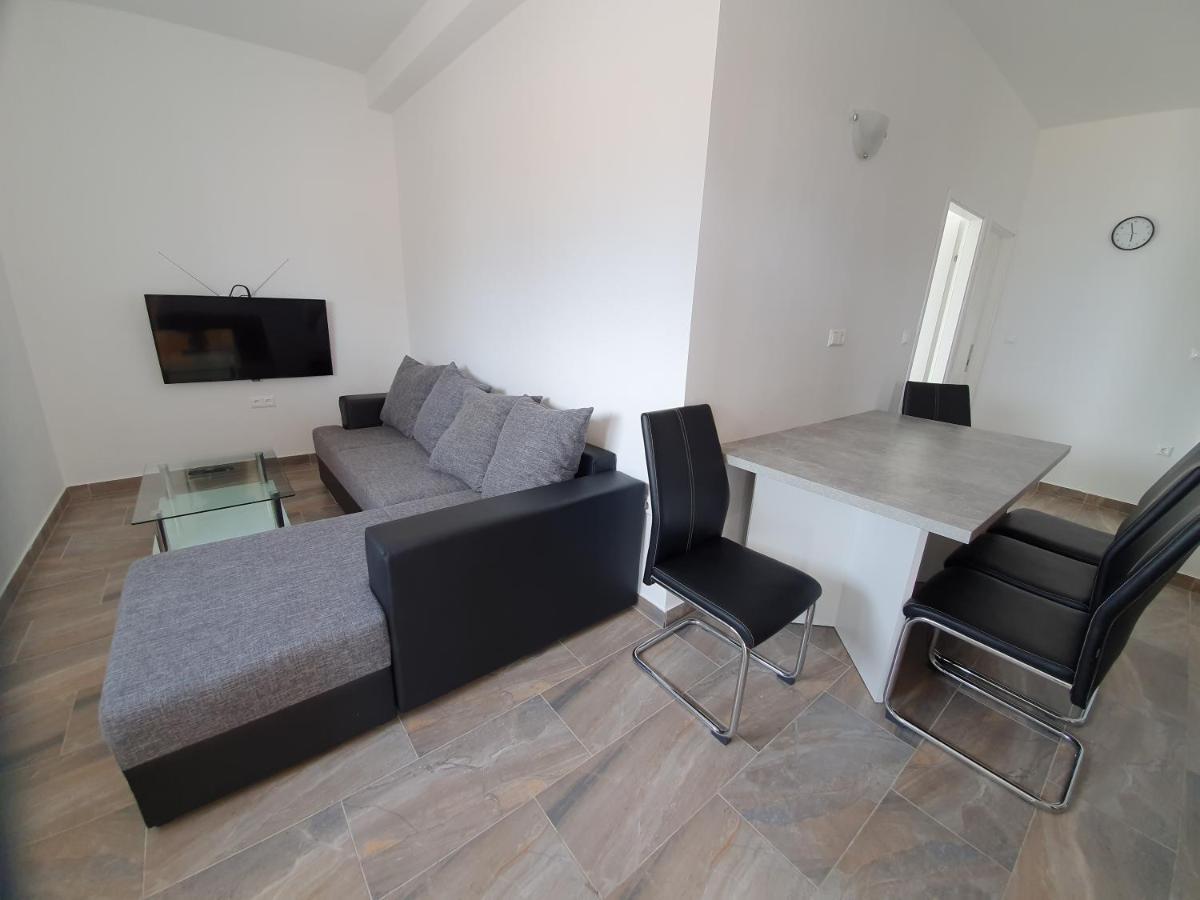 Apartments Ljubic Паг Экстерьер фото
