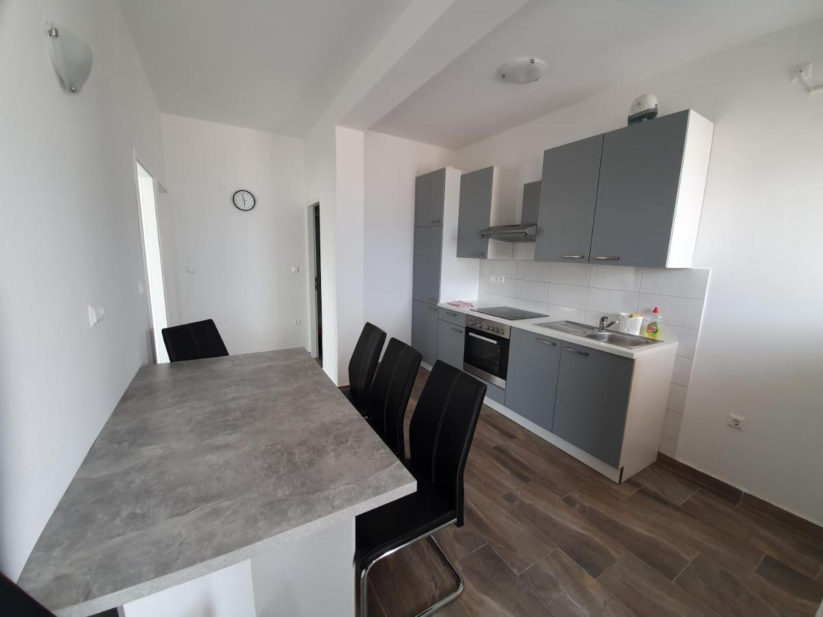 Apartments Ljubic Паг Экстерьер фото